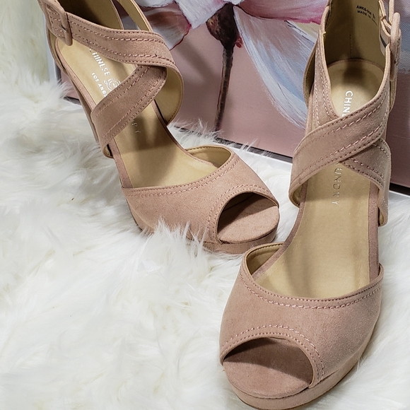 Shoes - Picture 9 of 10